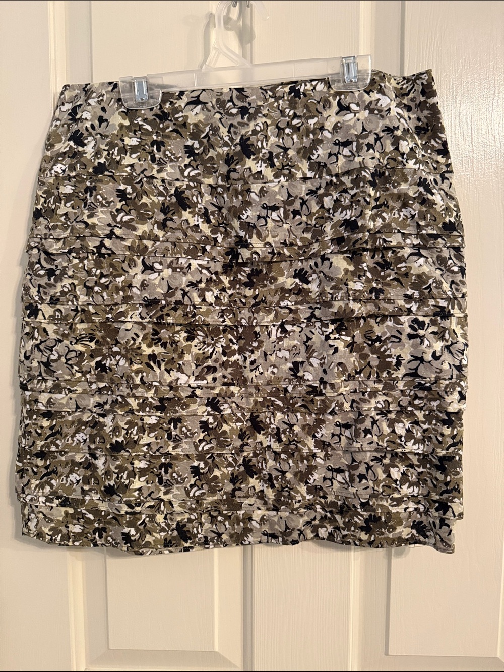 NWOT ISDA & Co Floral Ruffle Skirt size 4